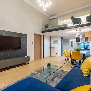 Exclusive New York In The Heart Of Budapest